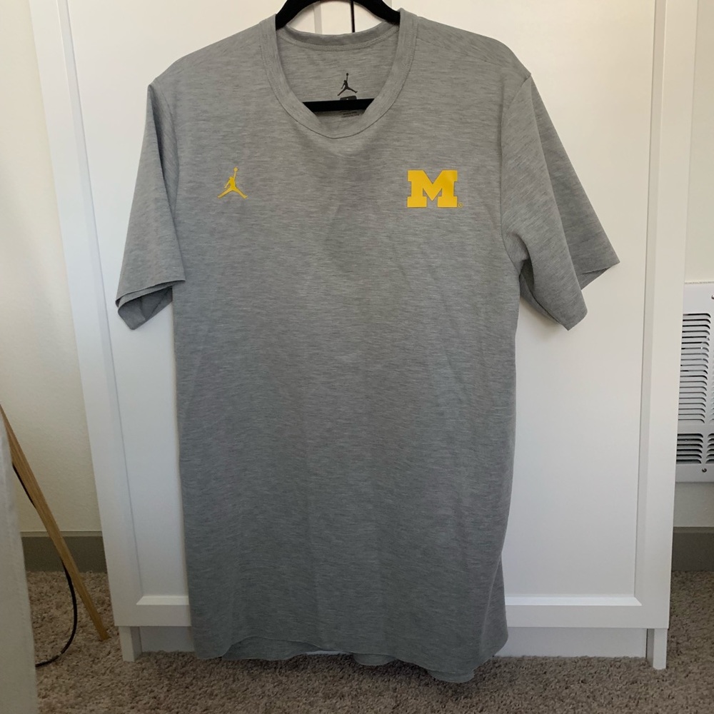 Jordan Michigan’s t shirt L